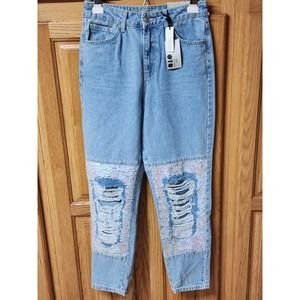 Topshop Moto Distressed Mom Jeans. NWT. Size 26/4, L30